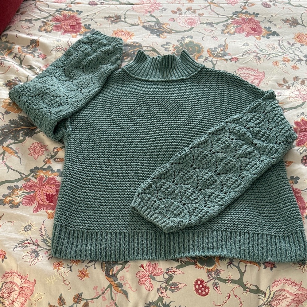 Chunky Mock Neck Sweater, M